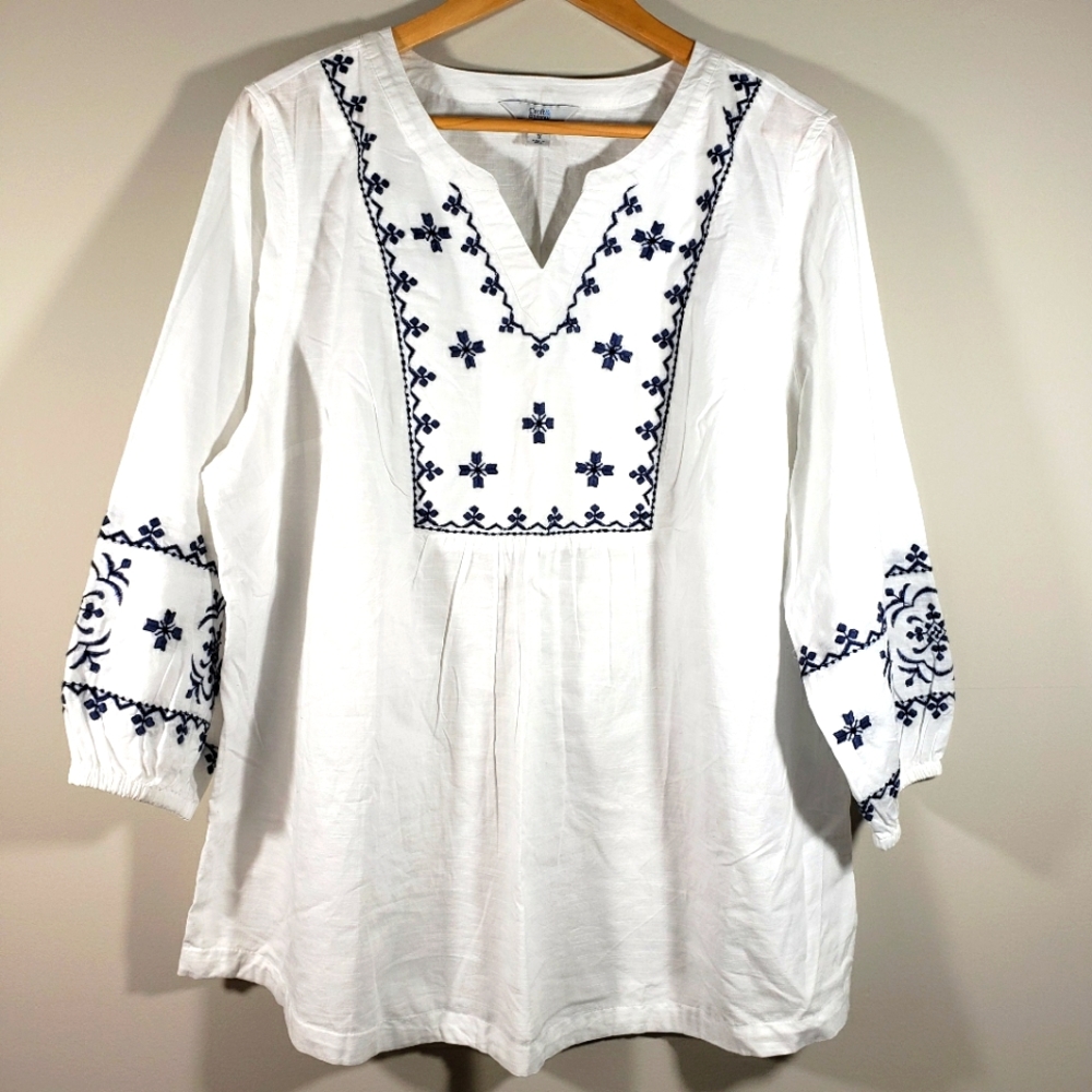 Croft & Barrow Size XL women embroidered summer shirt made of 100% cotton